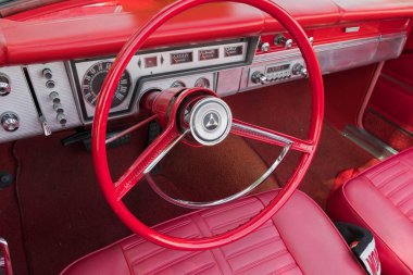 Dart Convertible Dodge Pano ekranda