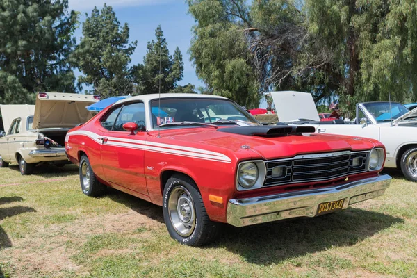 Plymouth Duster op display — Stockfoto