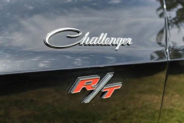 Dodge Challenger RT emblema em exposição — Fotografia de Stock