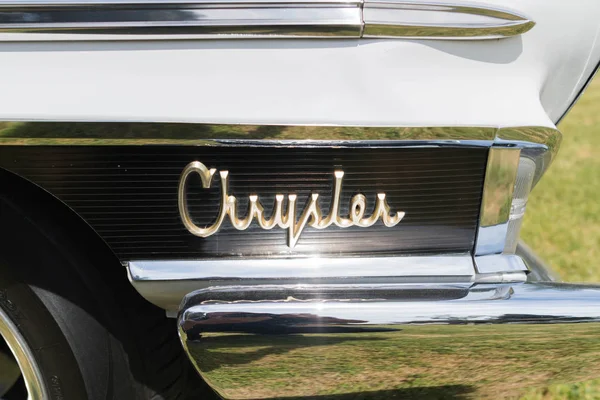 Chrysler 300G emblem on display — Stock Photo, Image
