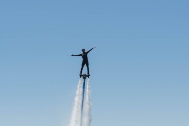 Flyboard gösterisi sırasında Red Bull Air Race
