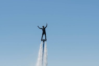 Flyboard gösterisi sırasında Red Bull Air Race