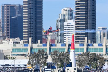 Kirby Chambliss ABD Red Bull Air Race sırasında gerçekleştirir