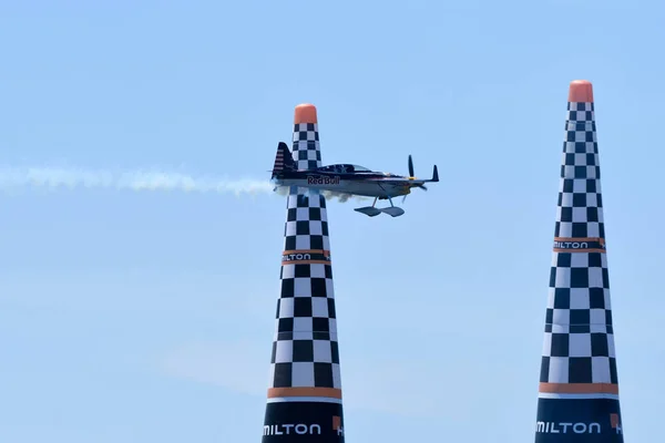 アメリカの星のカービィ チャンブリスは、レッド ・ ブル空気 Rac 中に実行します。 — ストック写真