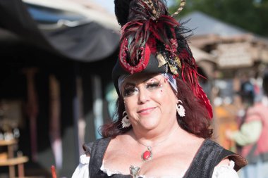 Tipik giyim eşyası katılımcı