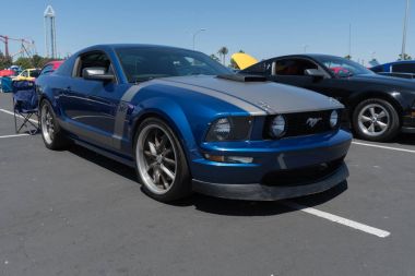 Ford Mustang patron 281 ekranda beşinci nesil 