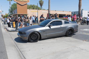 Ford Mustang 5.0 ekranda beşinci nesil 