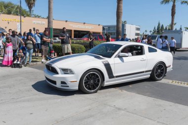 Ford Mustang patron 302 ekranda beşinci nesil 