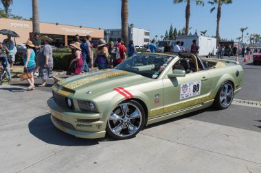 Ford Mustang Gt convertible ekranda beşinci nesil 