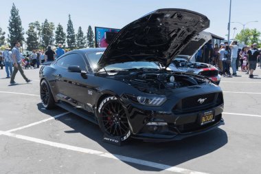 Ford Mustang 5.0 Kenne Bell ekranda altıncı nesil