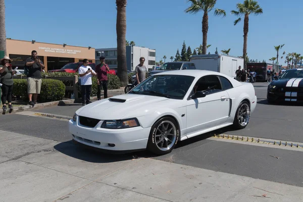 Ford Mustang Gt ötödik generáció a kijelzőn — Stock Fotó