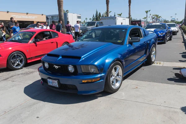 Ford Mustang quinta generación en exhibición — Foto de Stock