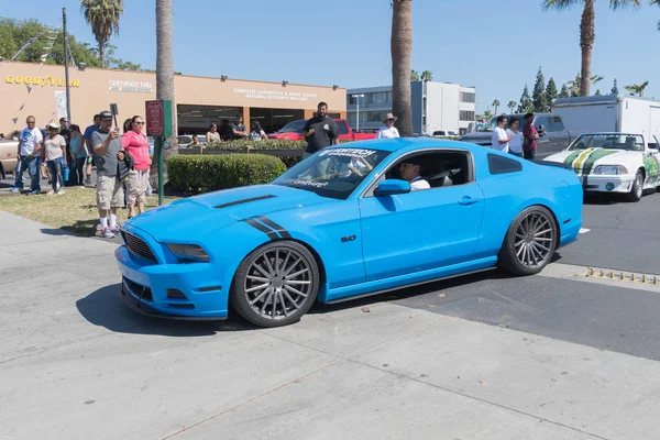 Ford Mustang 5.0 páté generace na displeji — Stock fotografie