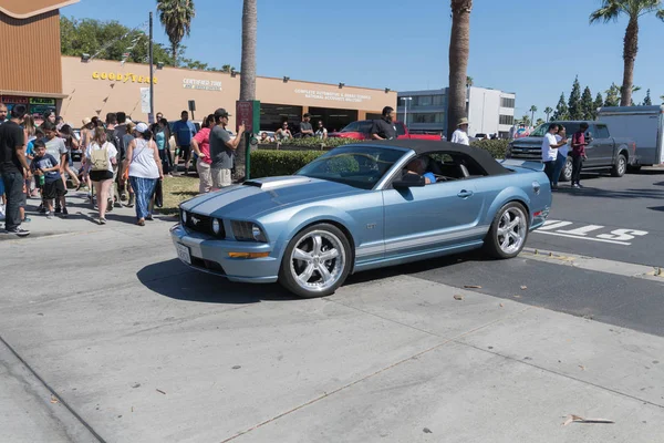 Ford Mustang Gt ötödik generáció a kijelzőn — Stock Fotó