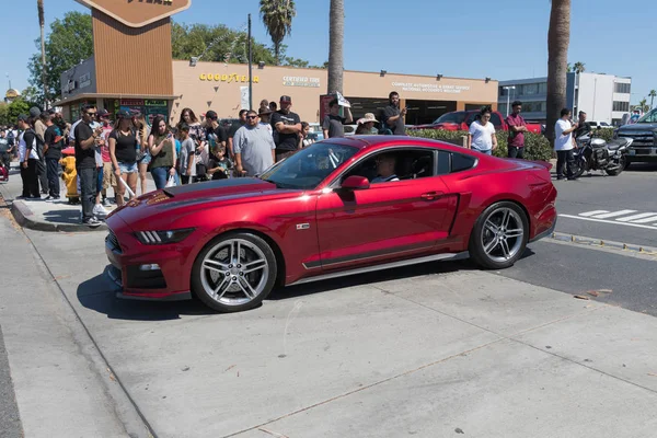 Ford Mustang ekranda altıncı nesil — Stok fotoğraf