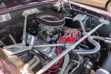 Ford Mustang motoru ekranda