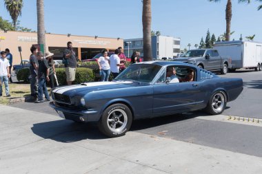 Ford Mustang ekranda