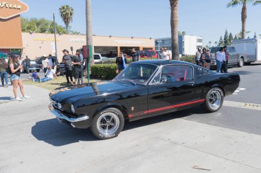 Ford Mustang ekranda