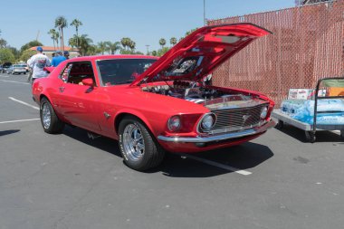 Ford Mustang ekranda