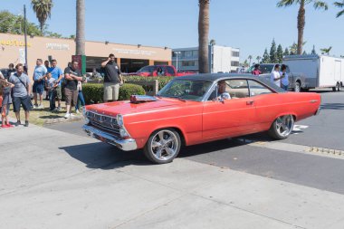 Ford Galaxie ekranda