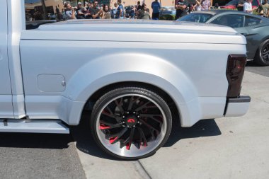 Ford F-250 ayrıntı ekranda