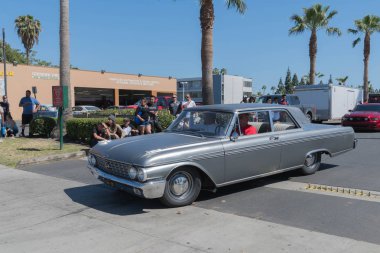 Ford Galaxie 500 ekranda