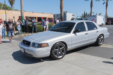 Ford Crown Victoria ekranda