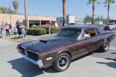 Mercury Cougar ekranda