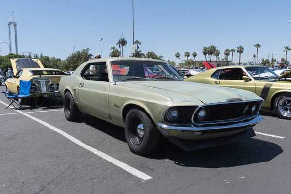 Ford Mustang op display — Stockfoto