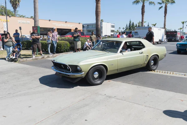 Ford Mustang op display — Stockfoto