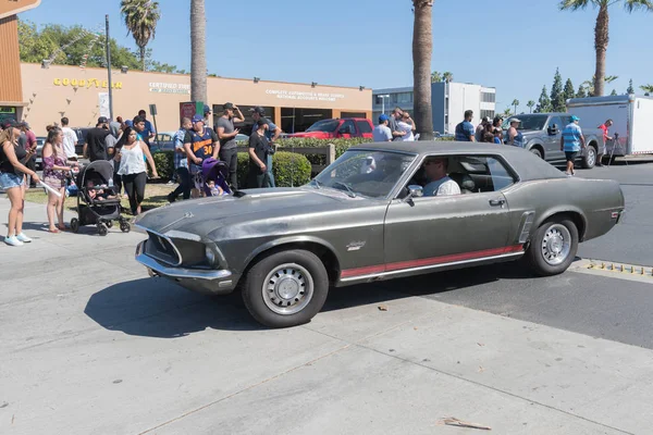 Ford Mustang на выставке — стоковое фото