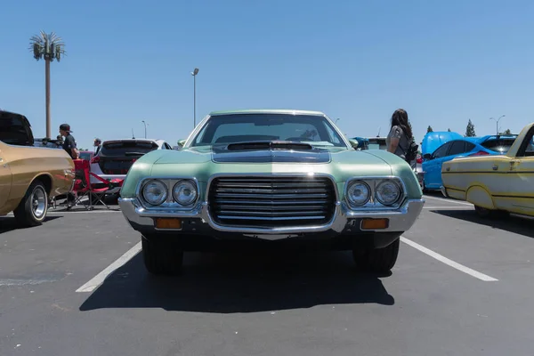 Ford Ranchero 1972 na displeji — Stock fotografie