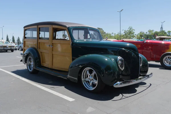 Ford Woody Wagon em exibição — Fotografia de Stock