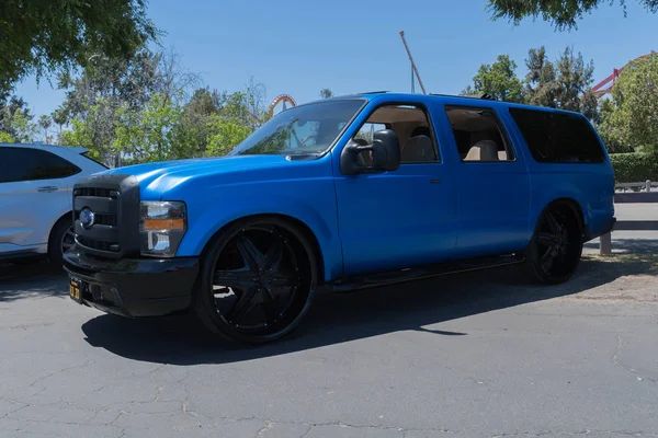 Ford Excursion on display — Stock Photo, Image