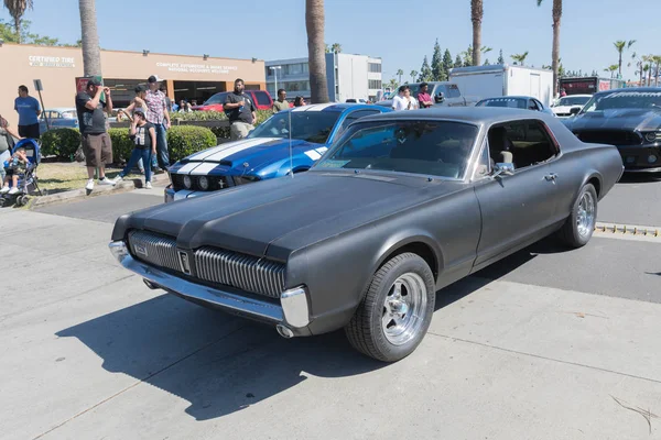 Mercury Cougar tentoongesteld — Stockfoto