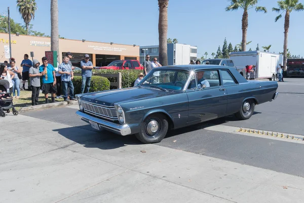 Ford Galaxie на выставке — стоковое фото