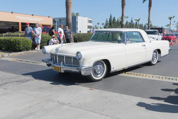 Lincoln Continental pada tampilan — Stok Foto