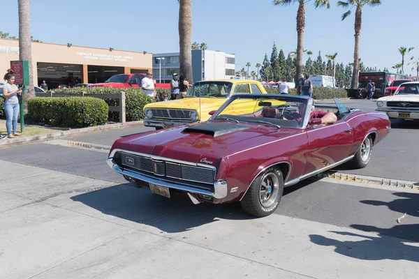 Mercury Cougar Convertible en pantalla — Foto de Stock