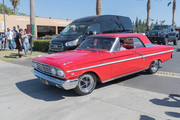 Ford Falcon 500 em exibição — Fotografia de Stock