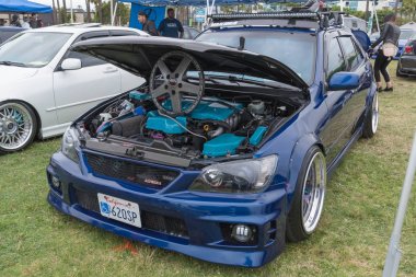 Lexus IS 2001 motoru ekranda