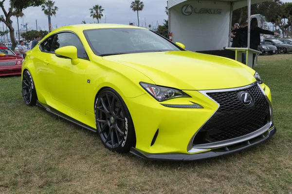 Lexus RC 350 F Desporto em exibição — Fotografia de Stock