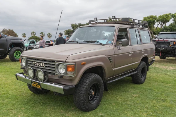 Toyota Land Cruiser 1986 na wyświetlaczu — Zdjęcie stockowe