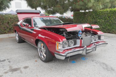 Mercury Cougar ekranda