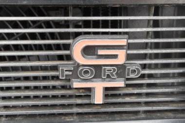 Ford Falcon 351 Gt amblemi ekranda