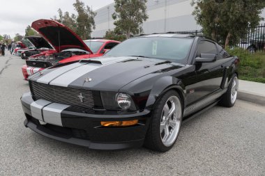Ford Mustang ekranda