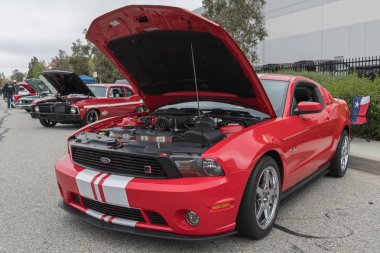 Ford Mustang ekranda