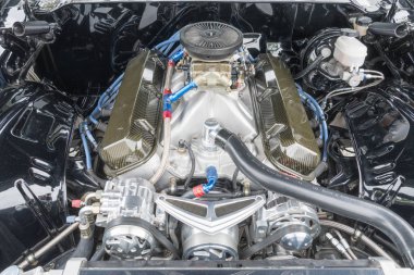 Chevrolet Camaro Z28 motoru ekranda