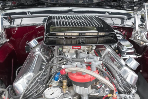 Ford Mustang engine on display — Stock Photo, Image