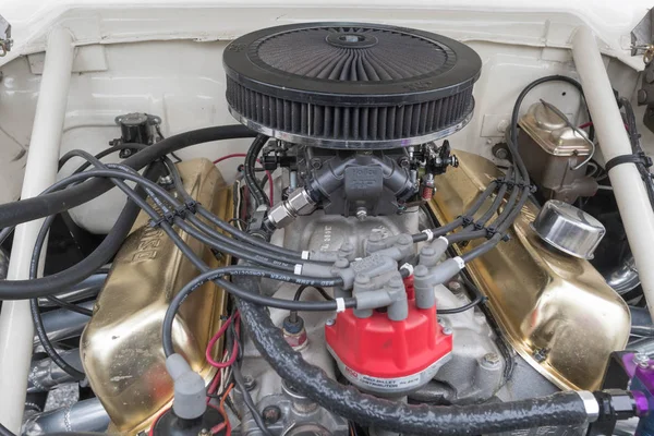 Ford Falcon 1965 engine on display — Stock Photo, Image