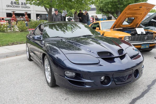 Pássaro de fogo pontiac na exposição — Fotografia de Stock